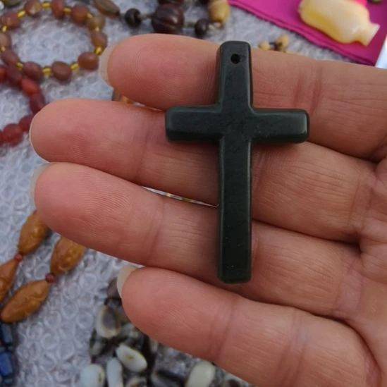 和田玉（墨玉）未镶嵌颈饰