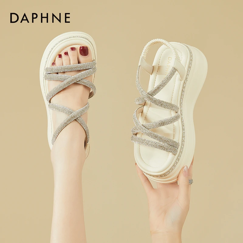 达芙妮厚底凉鞋女款夏季坡跟2025新款水钻松糕白色女士增高女鞋子