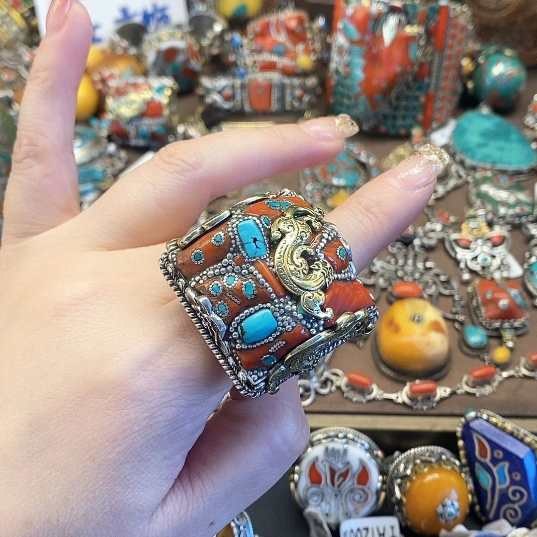 非金属大理石八宝尼藏首饰直播间