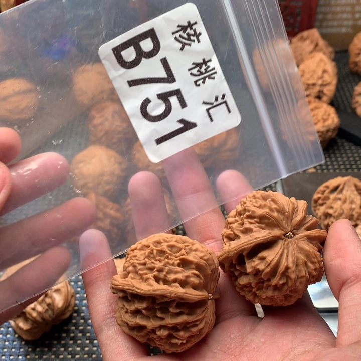 A****吊坠文玩核桃金麒麟