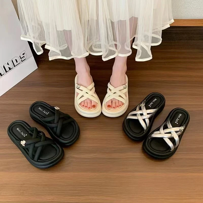 外穿2025年新款增高露趾一字拖踩屎感沙滩休闲拖鞋厚底凉拖鞋女