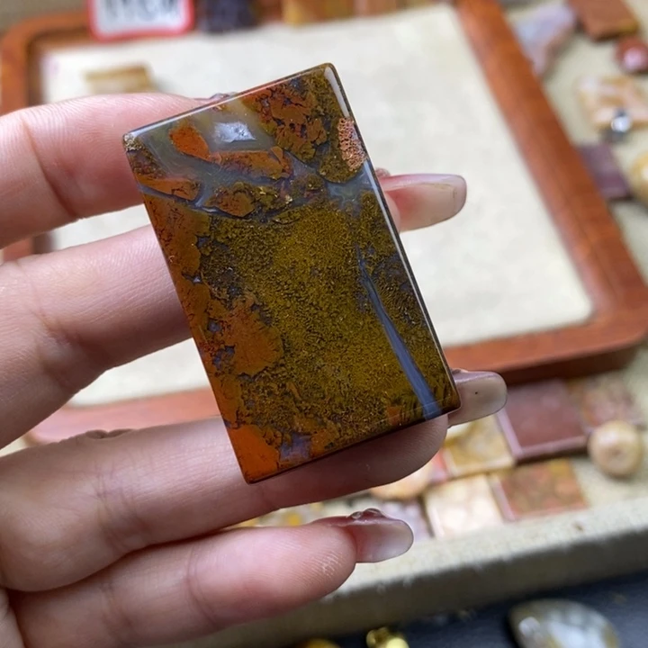 石英岩玉合金颈饰