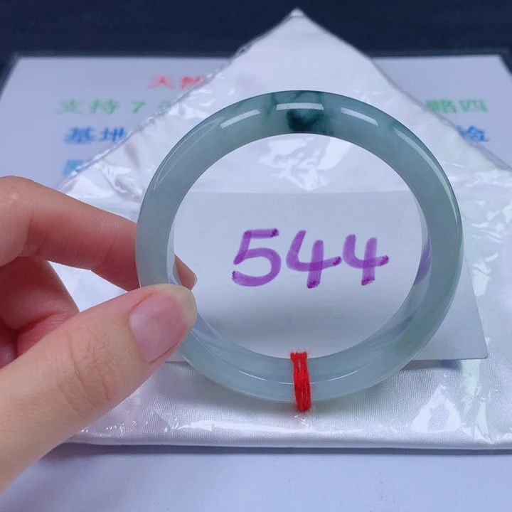 翡翠手镯未镶嵌55圈口
