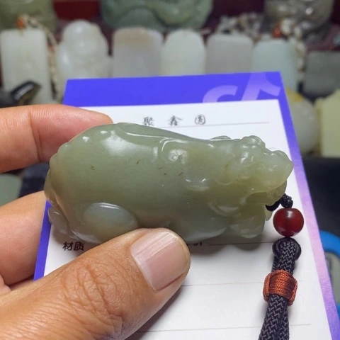 和田玉把件未镶嵌宁*杉