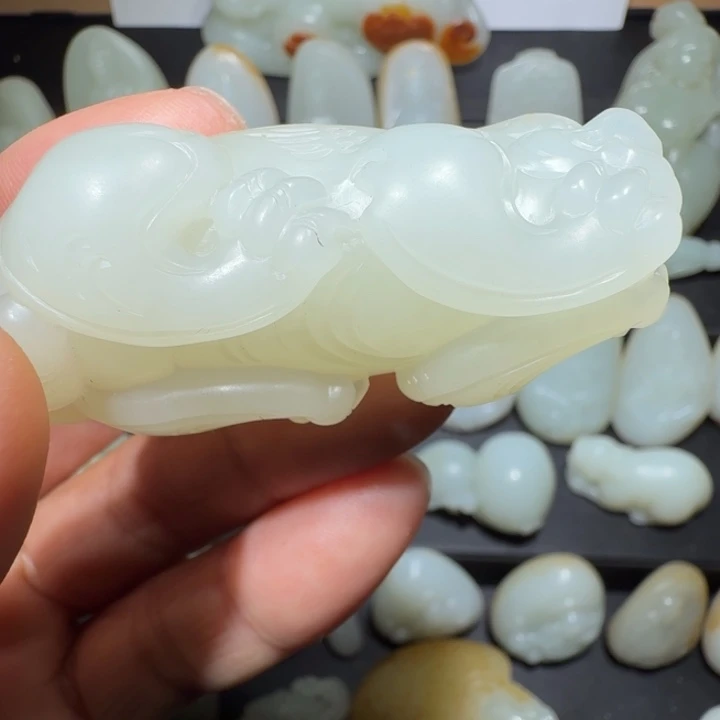 颈饰未镶嵌和田玉丰**州