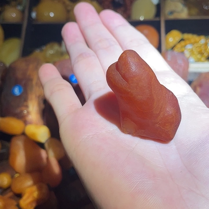 未镶嵌琥珀珠宝奇石