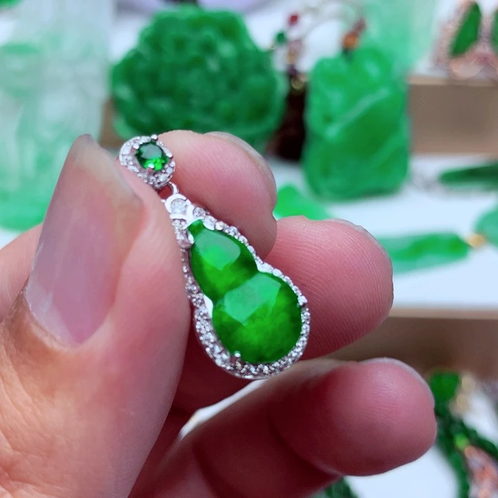 吊坠(不含链)未镶嵌翡翠