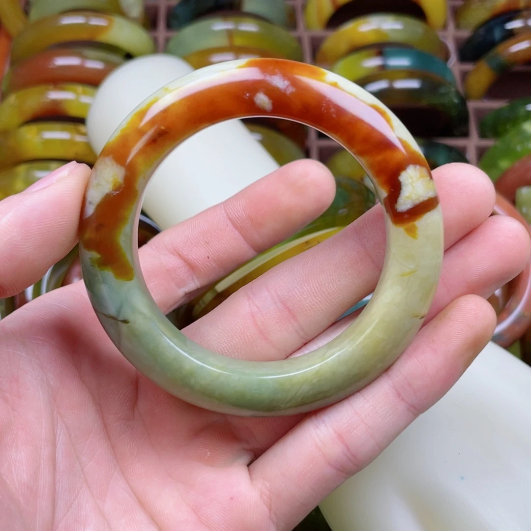 蛇纹石玉未镶嵌手镯