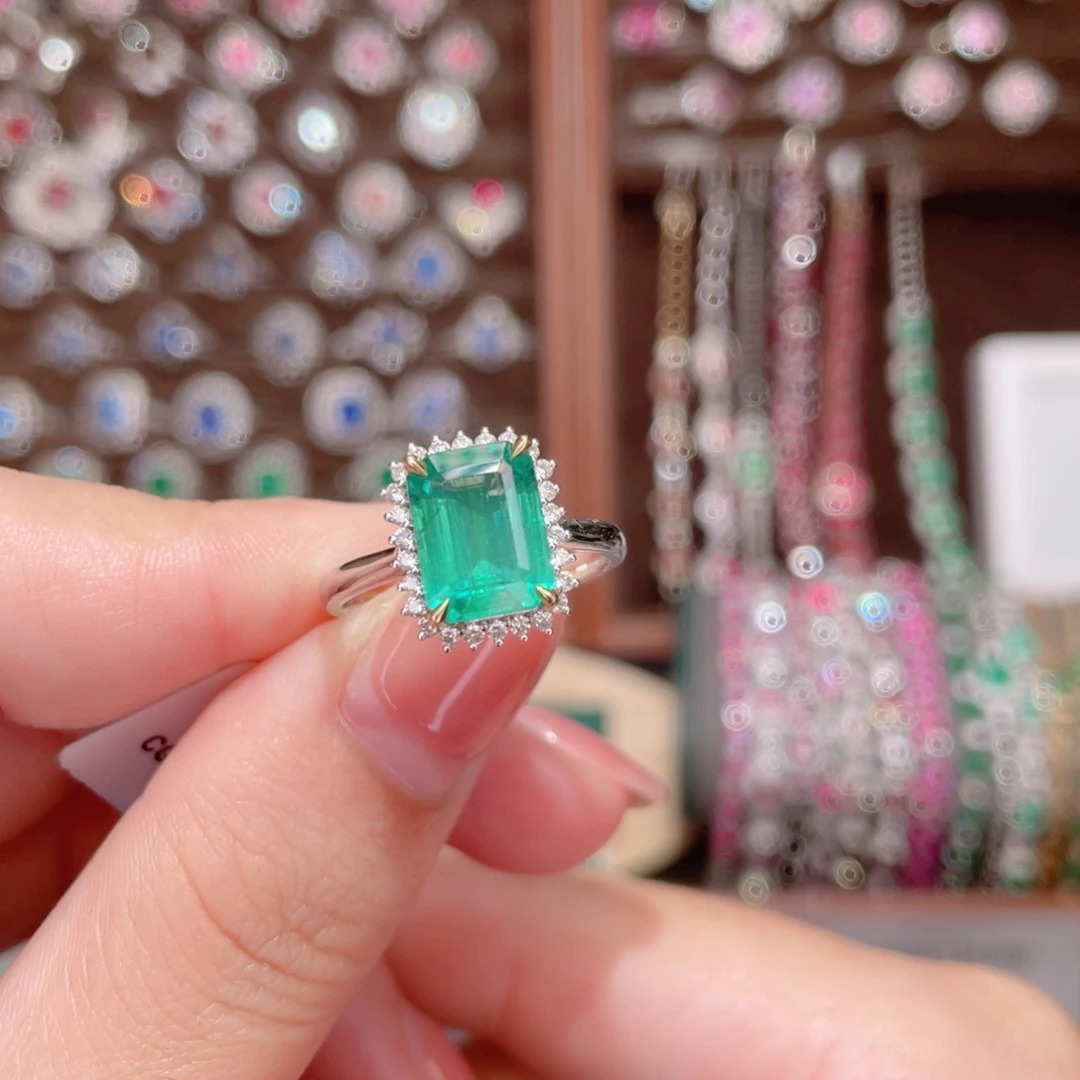 祖母绿戒指18K金镶嵌2.55