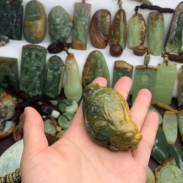 岫岩河磨玉（透闪石质玉）未镶嵌把件