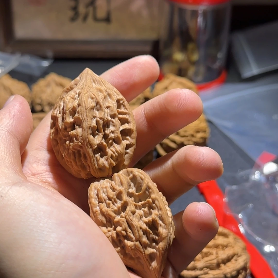 阿***肖文玩核桃吊坠36鸡心