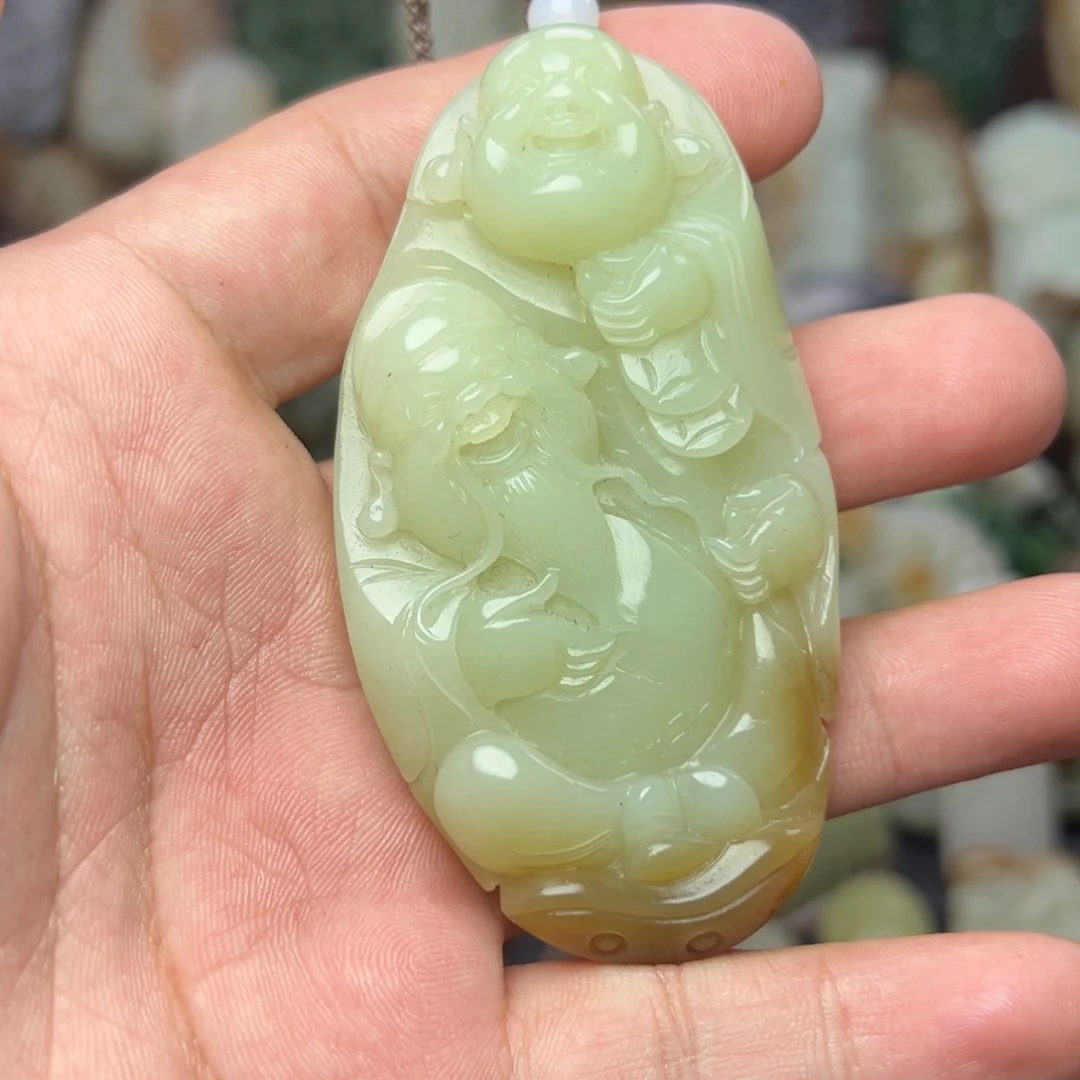 和田玉未镶嵌把件