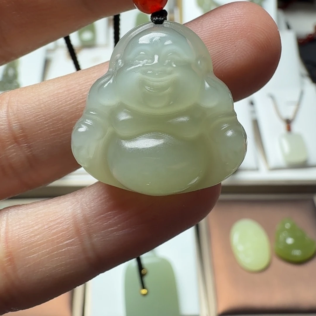 和田玉未镶嵌吊坠(赠链)