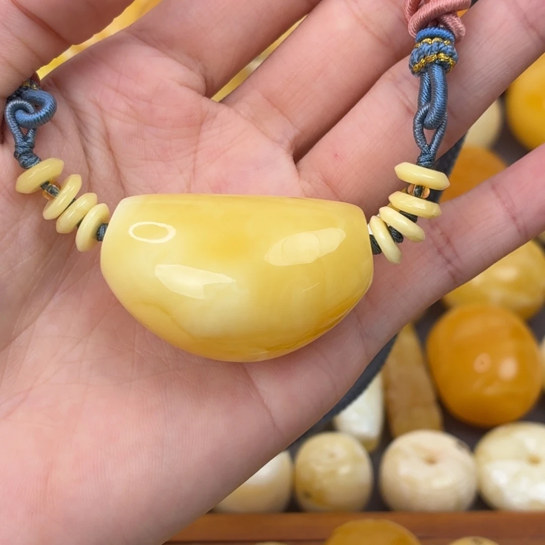 裸石琥珀未镶嵌马蹄珠