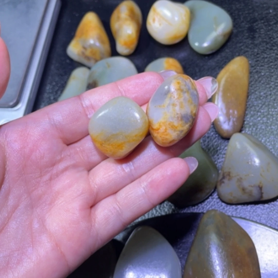 【闪购商品】颈饰未镶嵌和田玉王**）