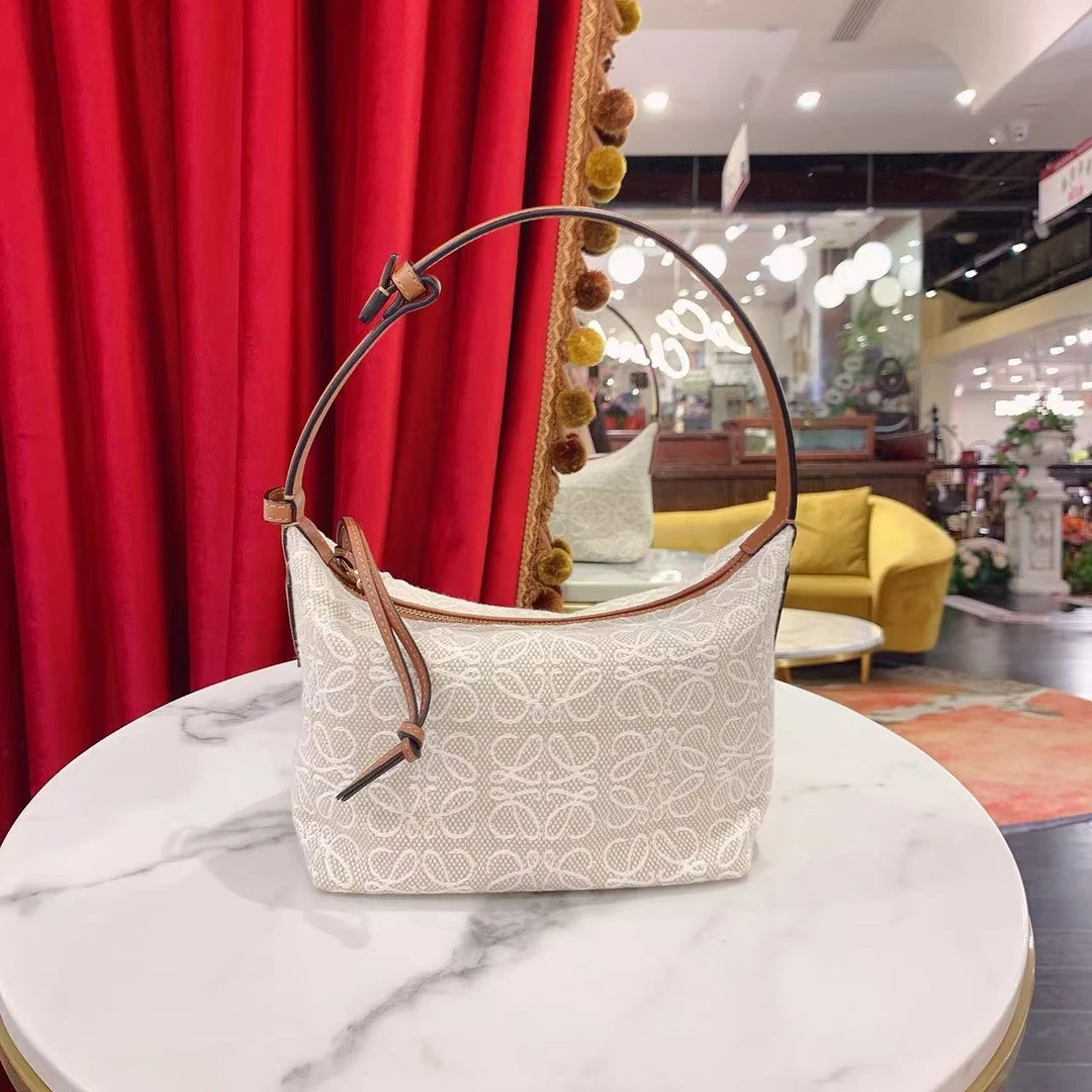 95新 LOEWE/罗意威 GGS罗意威cubi饭盒包白色金扣帆布/69075769