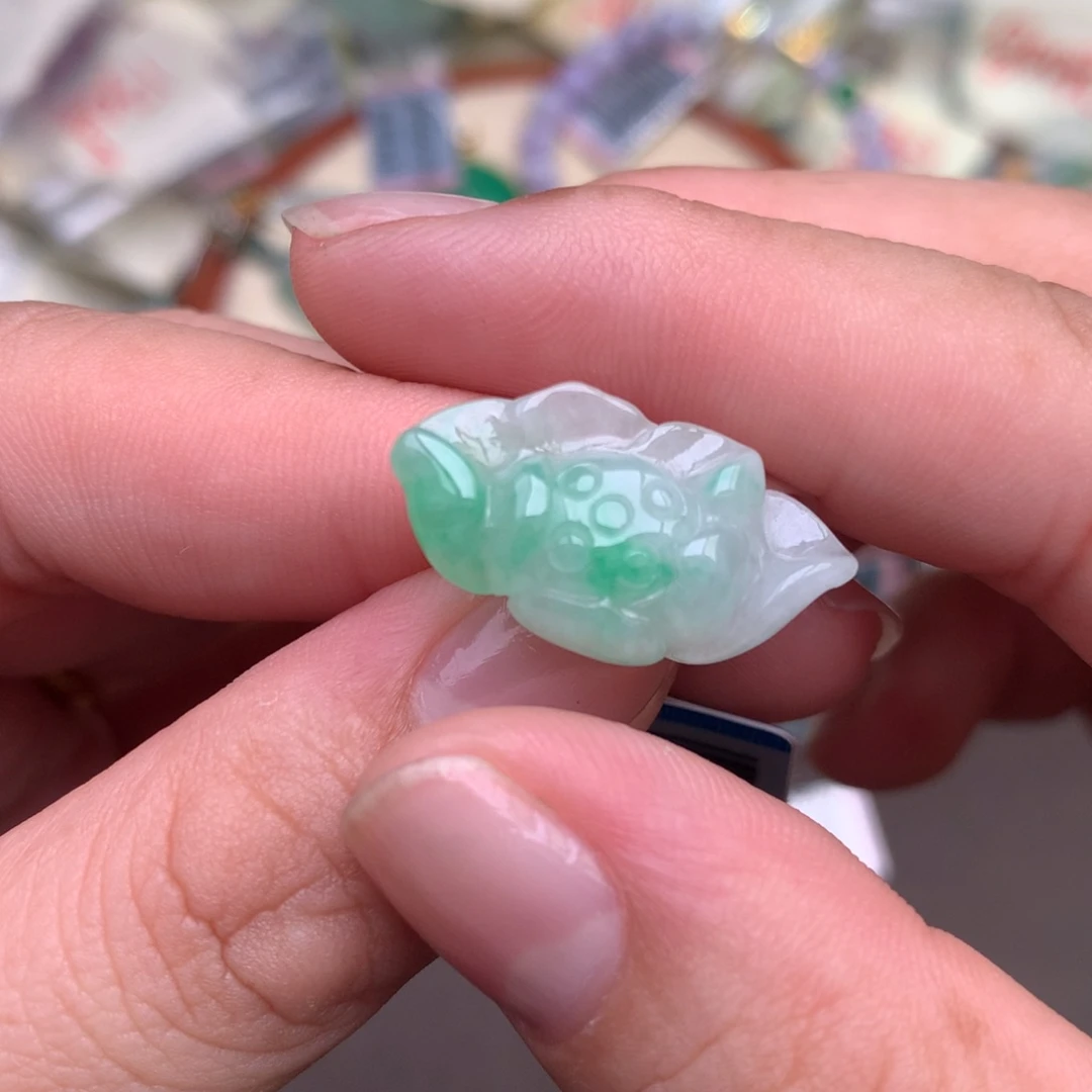 【闪购商品】翡翠挂件未镶嵌一