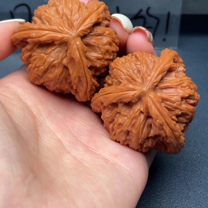 面***开吊坠文玩核桃白狮子