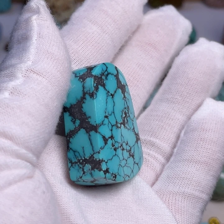 绿松石未镶嵌珠宝奇石24.2克