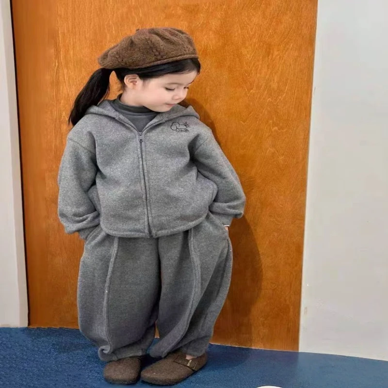 男女童套装2025新款秋冬宝宝痞帅连帽外套加绒休闲阔腿裤两件套潮