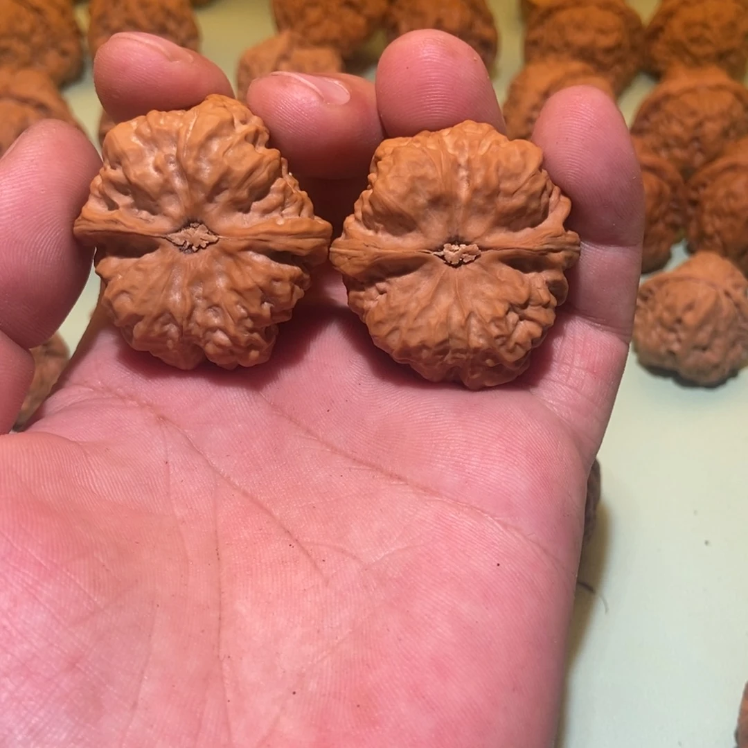 文玩核桃吊坠釨**有蛤蟆头38一对全品