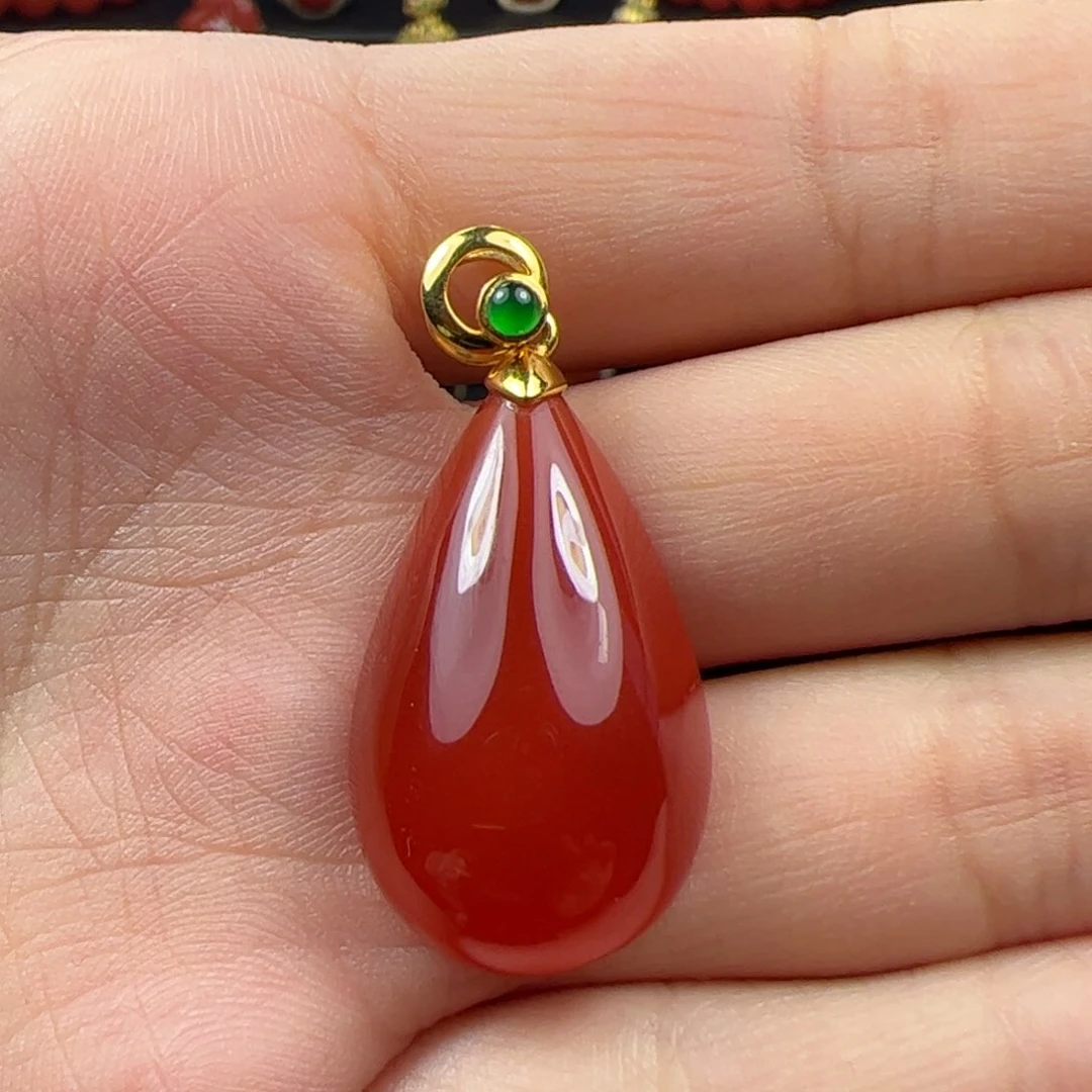 18K金镶嵌冰红吊坠南红玛瑙葡**甜