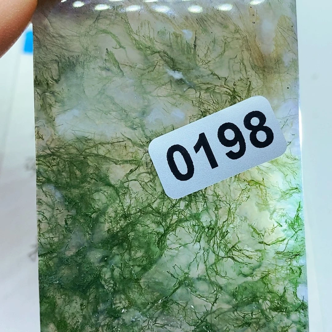 未镶嵌颈饰玛瑙/玉髓微**笑