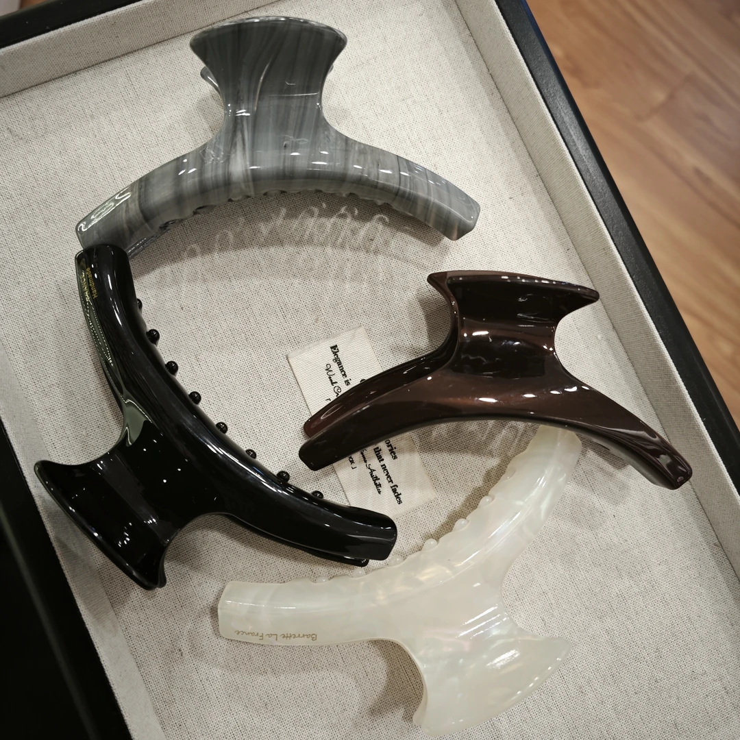 韩国 东大门 简约高级感钢琴漆纯色抓夹