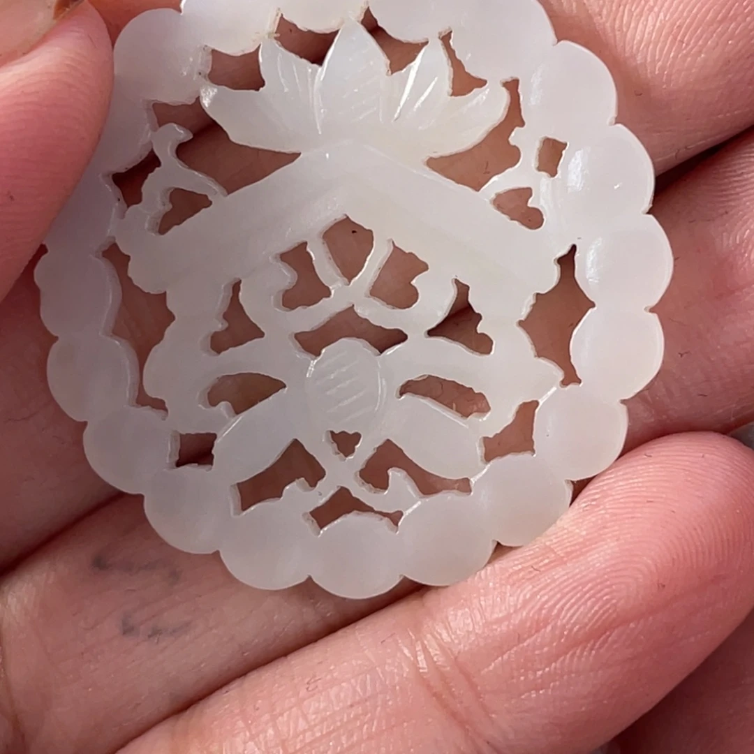 张***玮和田玉未镶嵌颈饰