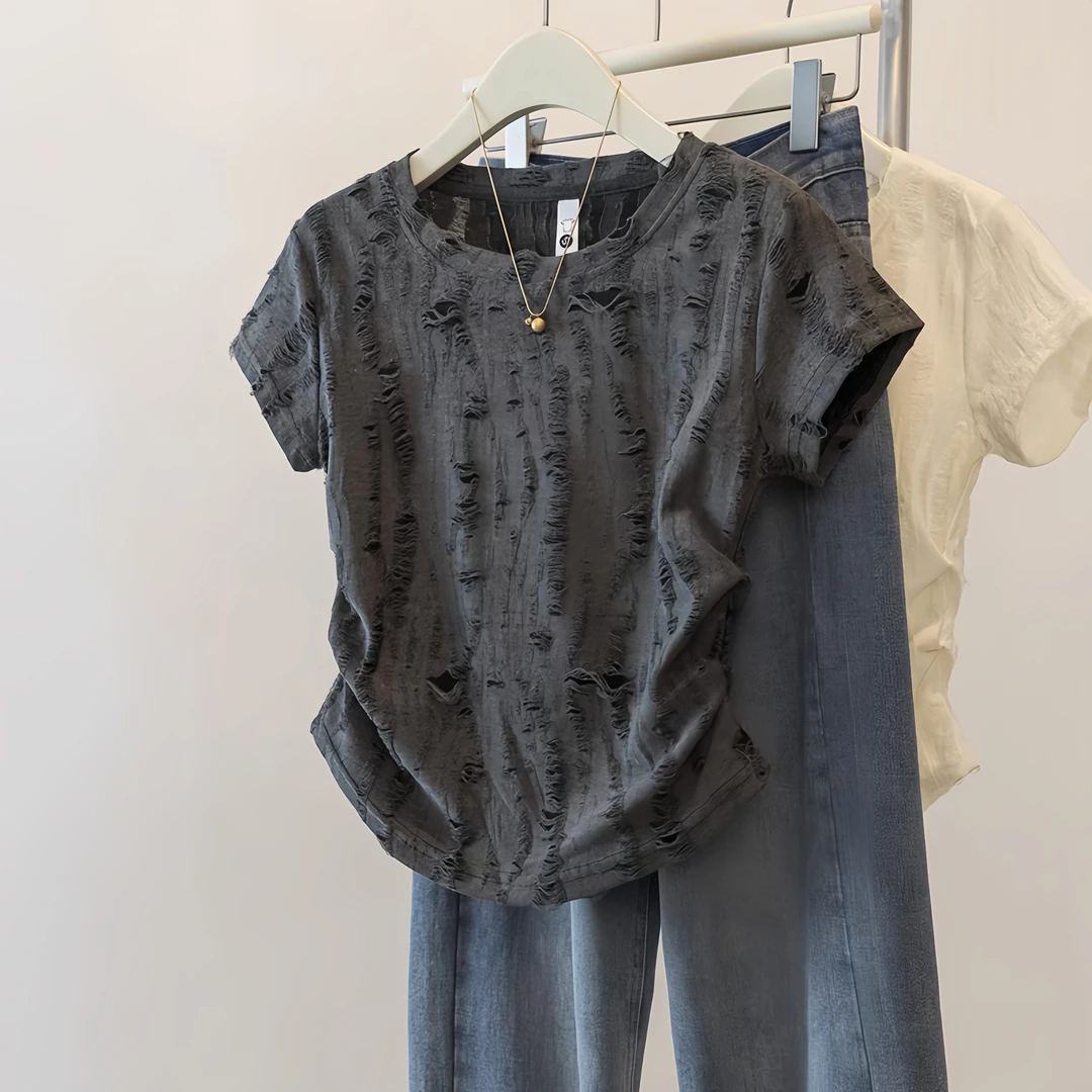 灰色正肩短袖t恤女夏季2025新款破洞设计感修身显瘦百搭圆领上衣