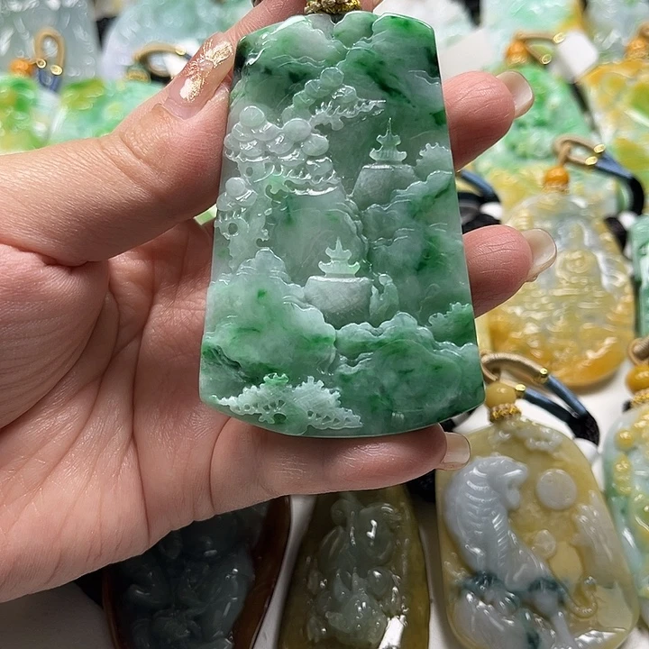 翡翠未镶嵌颈饰翡翠