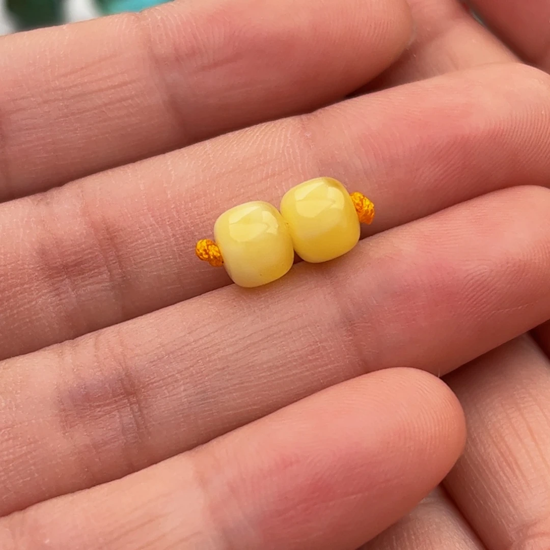 蜜蜡未镶嵌裸石配饰