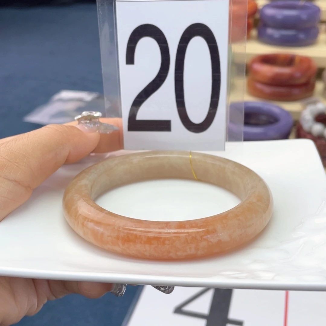 石英质玉未镶嵌手镯63.6圈