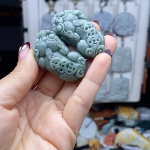 翡翠颈饰未镶嵌翡翠