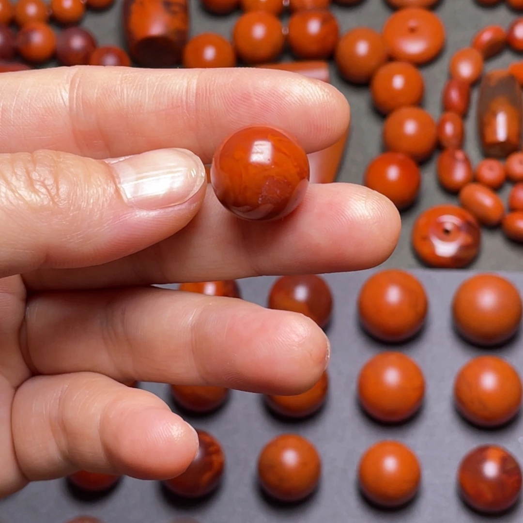 南红玛瑙天然原矿南红珠子15毫米未镶嵌东****学