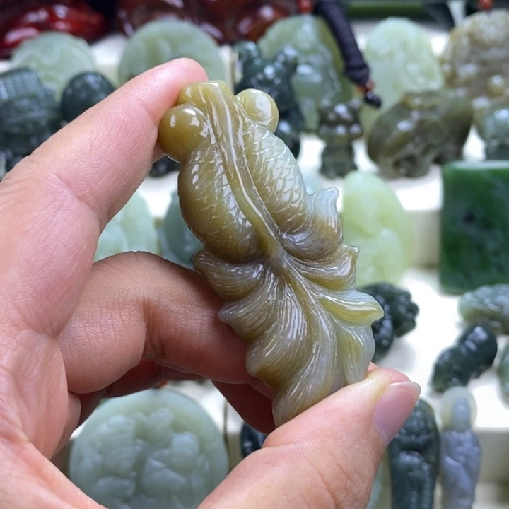 颈饰未镶嵌和田玉