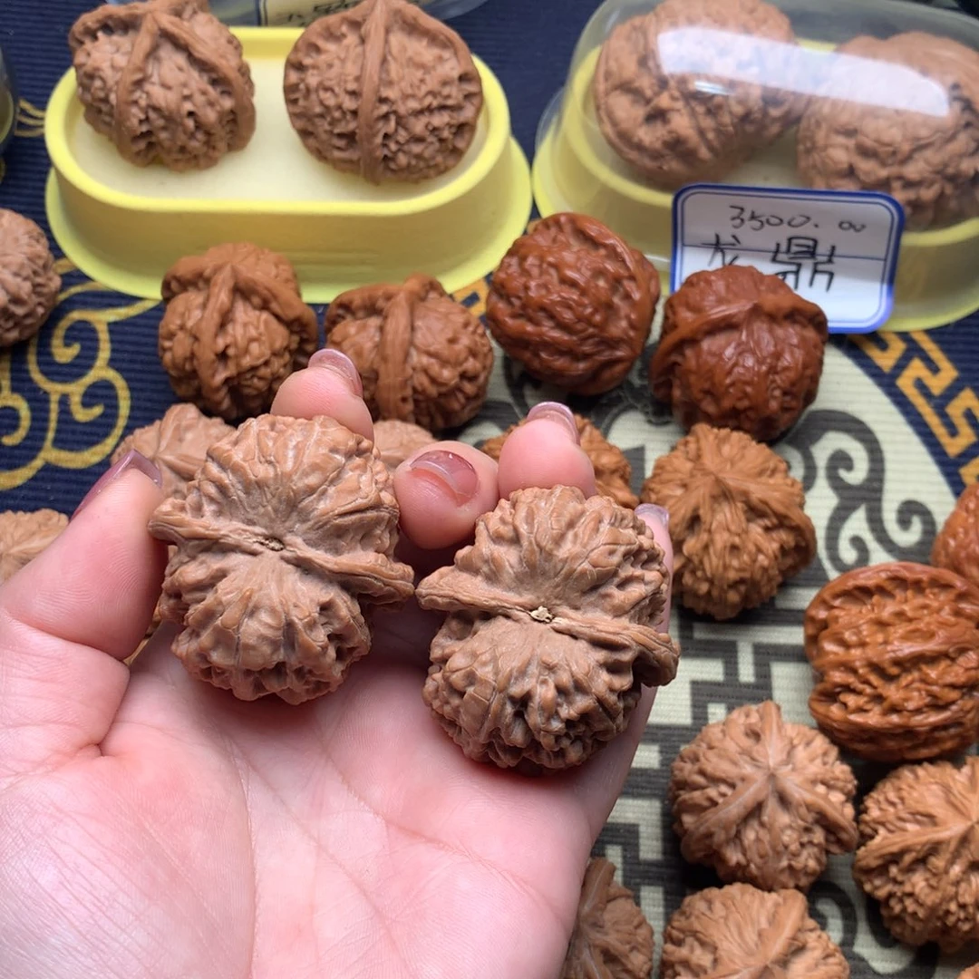 文玩核桃吊坠金钉42