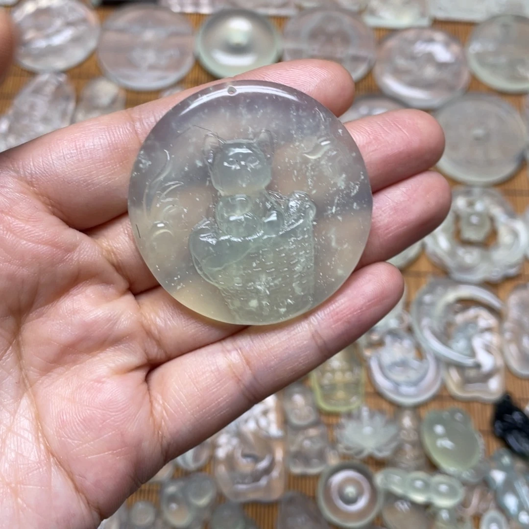 未镶嵌蛇纹石玉颈饰