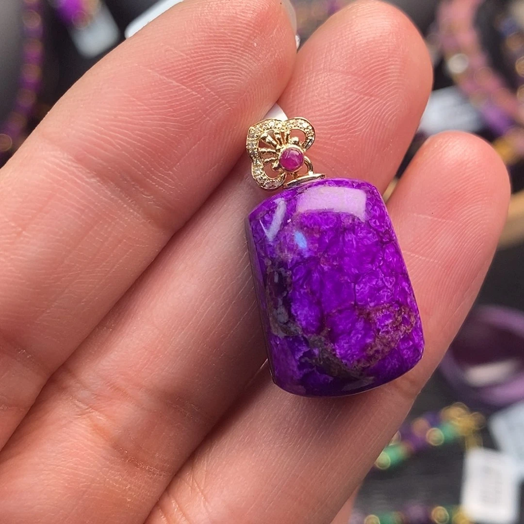 苏纪石（舒俱来）吊坠18K金镶嵌