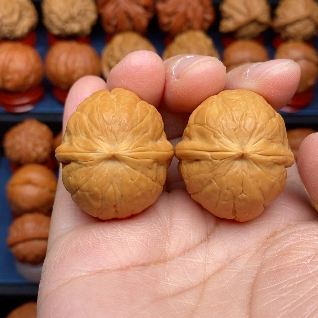 把件文玩核桃手捻野生精品蛇皮球