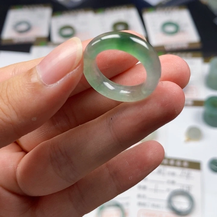 k***奇翡翠戒指未镶嵌翡翠戒指