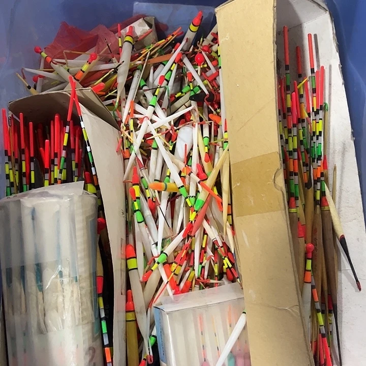 随机发20支浮漂如图所示