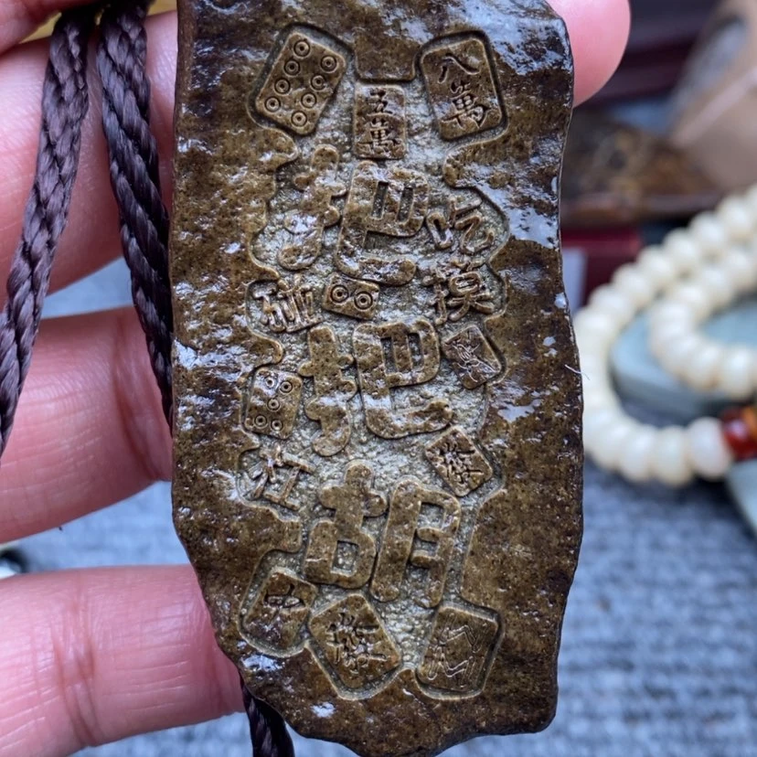 【闪购商品】原石雕刻手把件