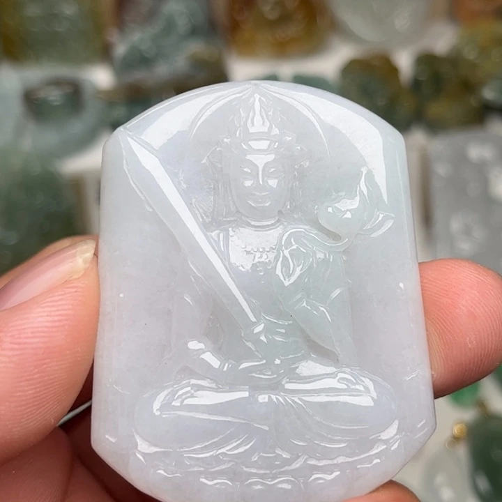 翡翠未镶嵌颈饰虚空藏