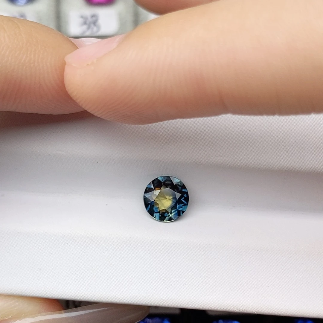 裸石蓝宝石正圆玻璃体蓝黄双色独特1.33ct/3521号