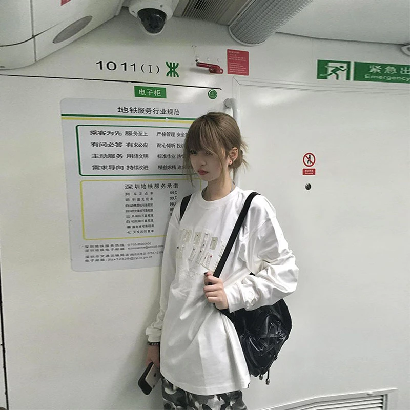 美式复古oversize长袖T恤女春秋季设计感字母刺绣宽松学生上衣潮