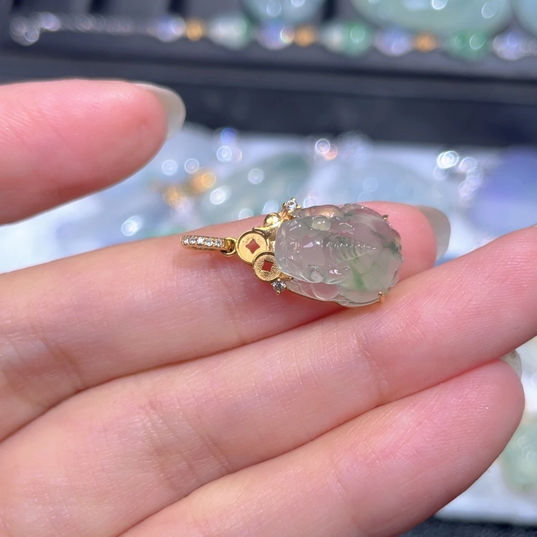 颈饰18K金镶嵌翡翠翡翠