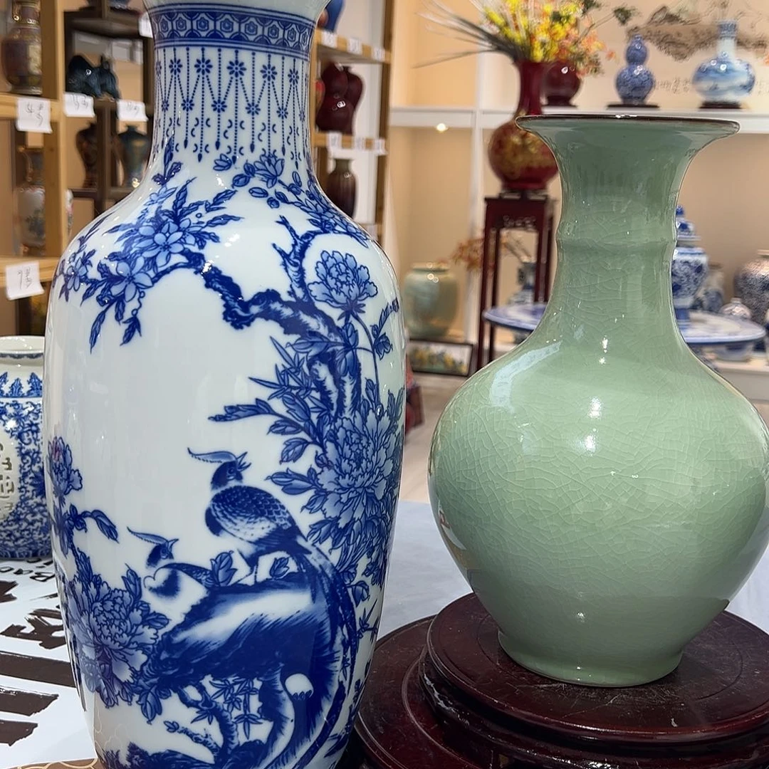 校***技摆件陶两个45cm青花花鸟冬瓜+一个30.5cm绿开片赏瓶