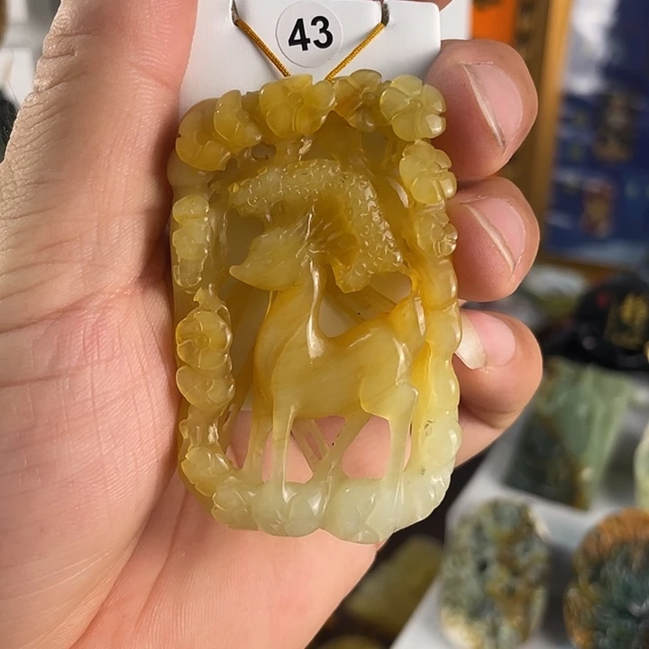 蛇纹石玉未镶嵌颈饰哇**蛙