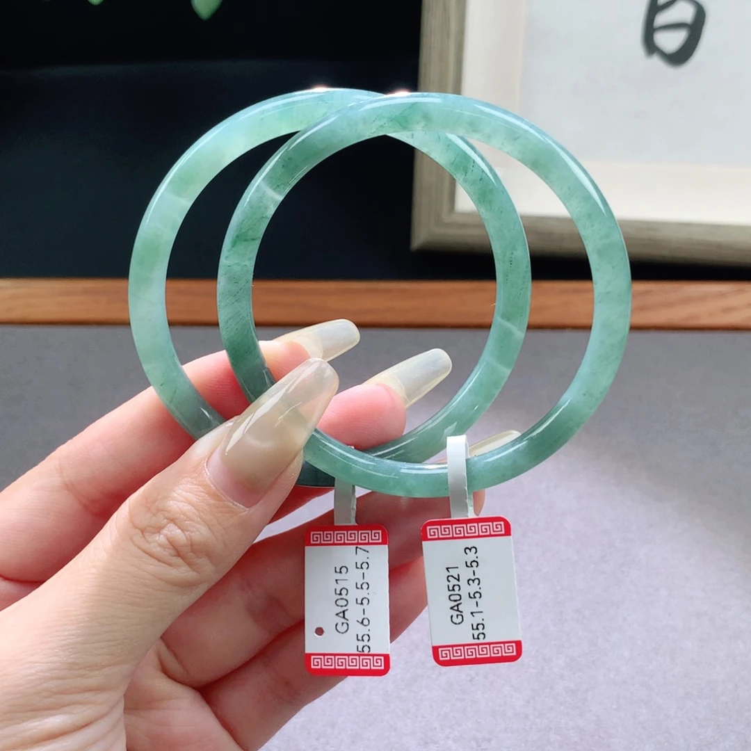 翡翠手镯未镶嵌天然翡翠手镯